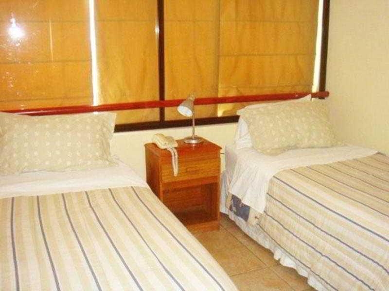 Apart Hotel Condell Икике Екстериор снимка